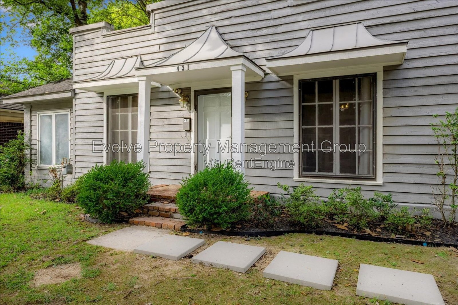 Charming 2 Bed / 2 Bath with Hardwoods, Updated Kitchen & Huge Backyard property image