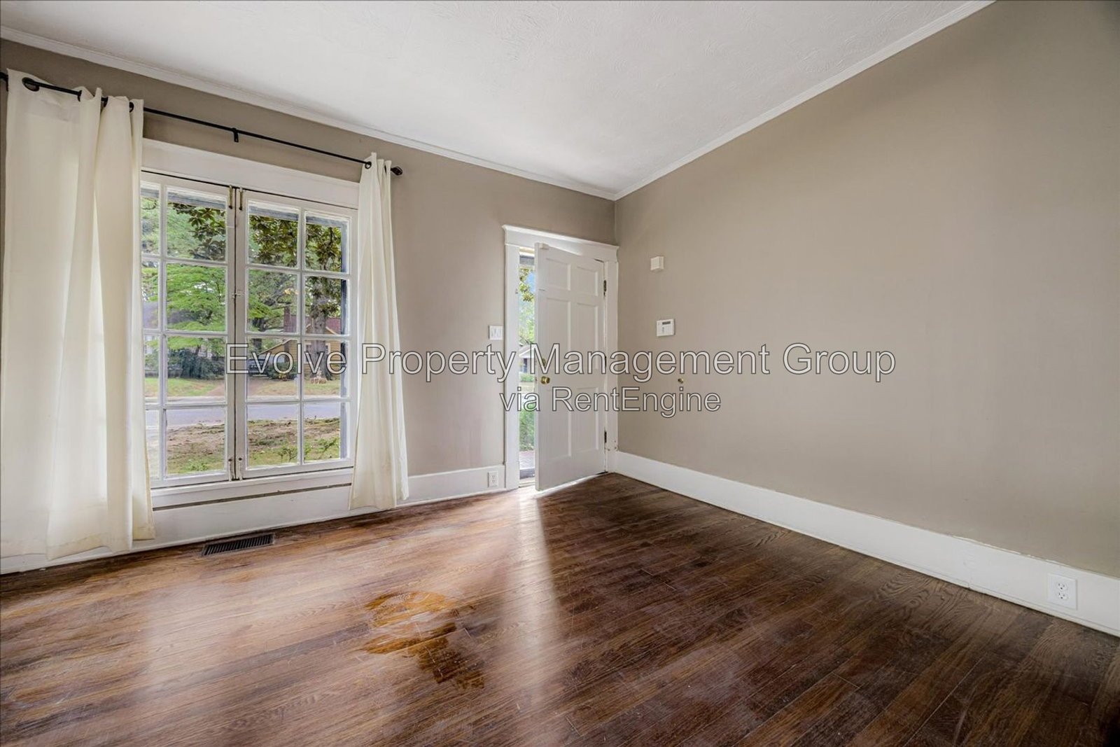 Charming 2 Bed / 2 Bath with Hardwoods, Updated Kitchen & Huge Backyard property image