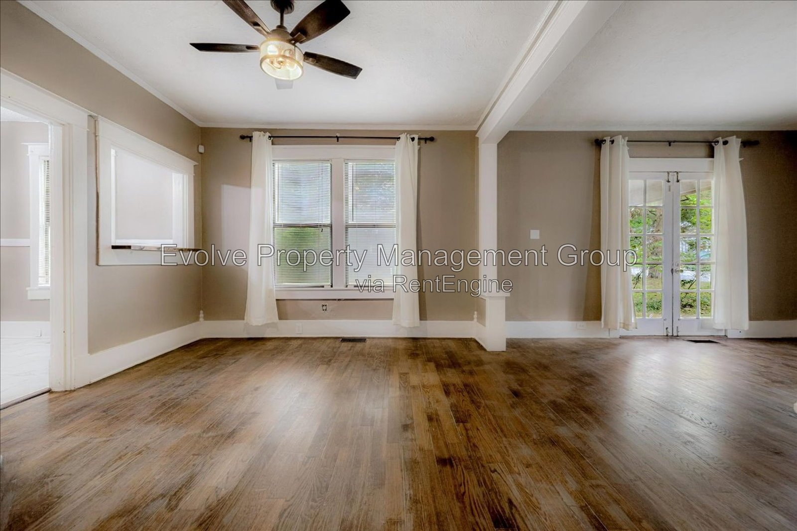 Charming 2 Bed / 2 Bath with Hardwoods, Updated Kitchen & Huge Backyard property image