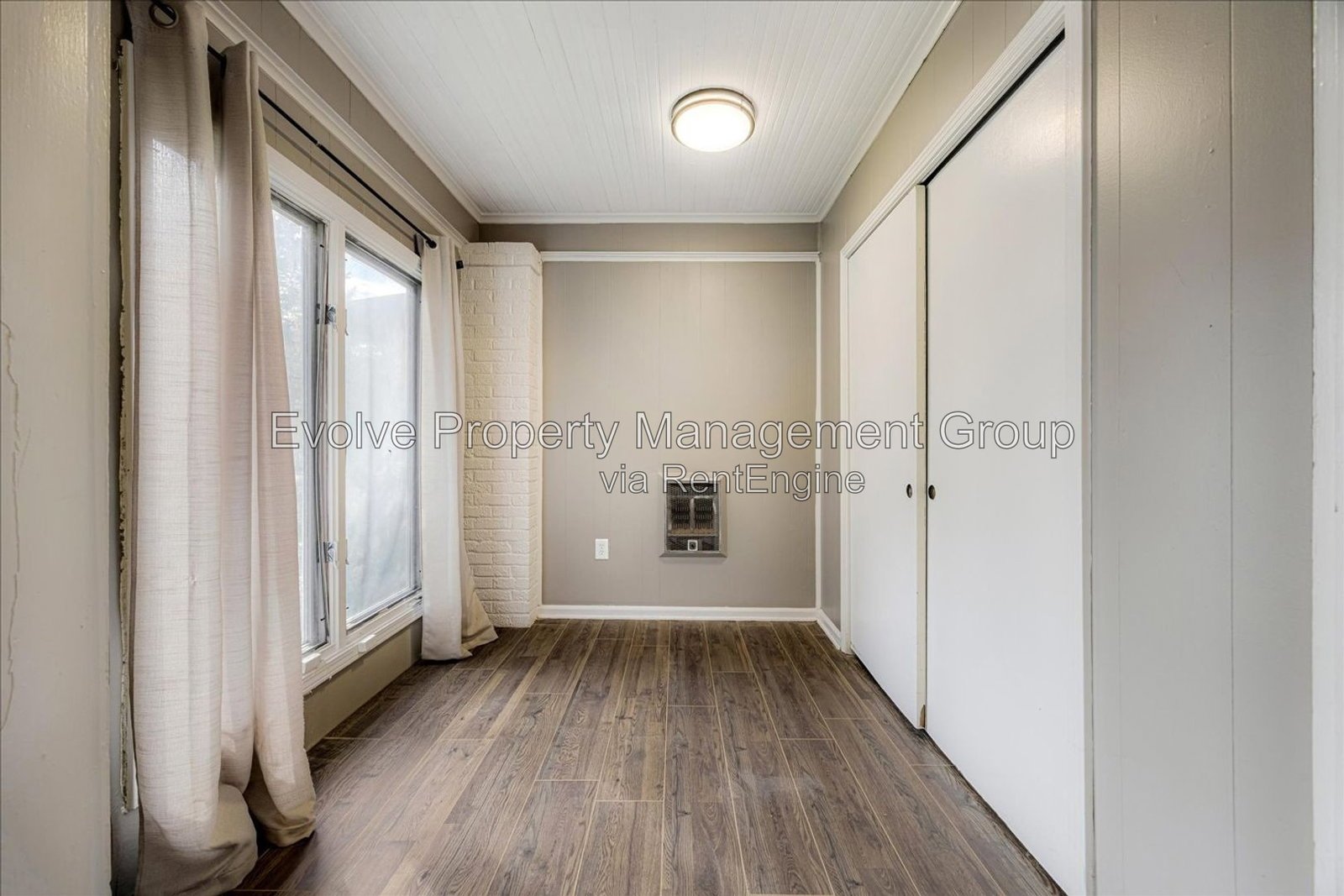 Charming 2 Bed / 2 Bath with Hardwoods, Updated Kitchen & Huge Backyard property image