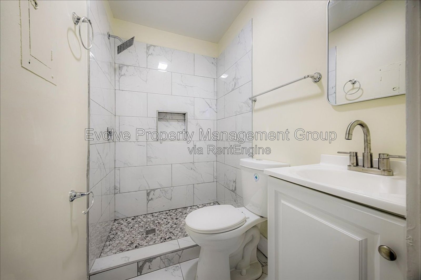 Charming 2 Bed / 2 Bath with Hardwoods, Updated Kitchen & Huge Backyard property image