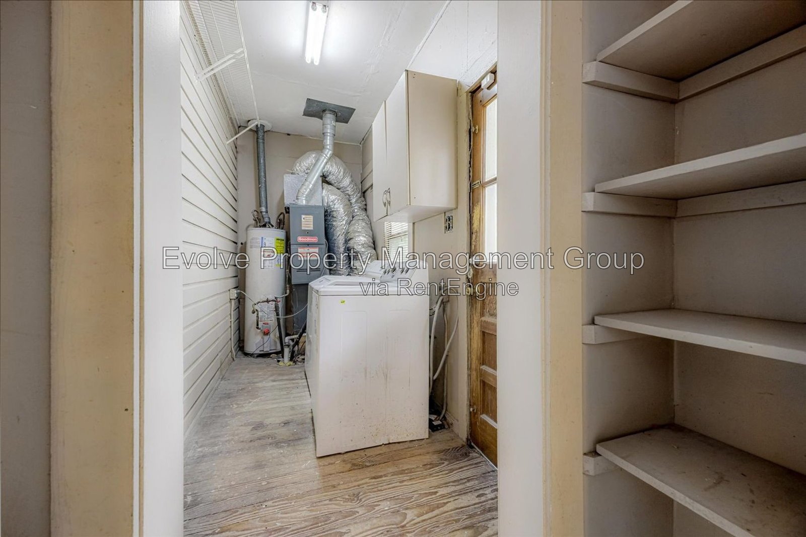 Charming 2 Bed / 2 Bath with Hardwoods, Updated Kitchen & Huge Backyard property image