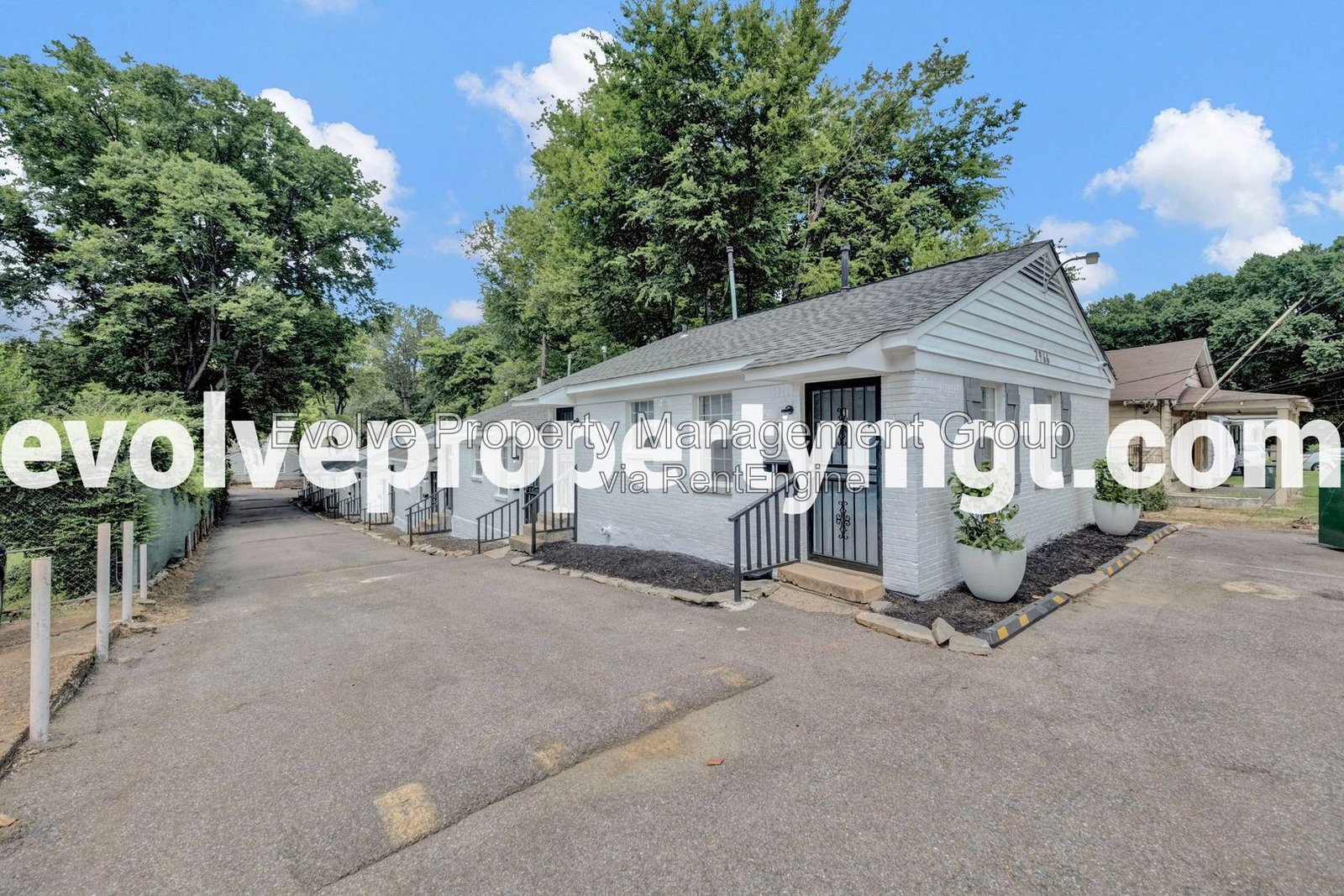 Renovated 2-Bedroom Home | 2966 Yale Ave property image
