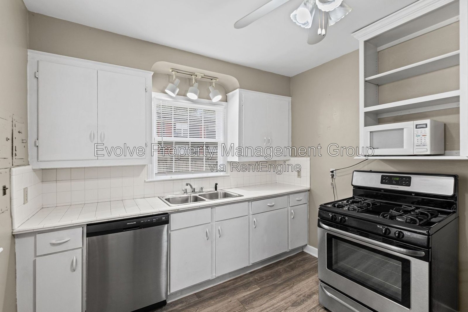Charming Memphis Rental with Convenient Location property image