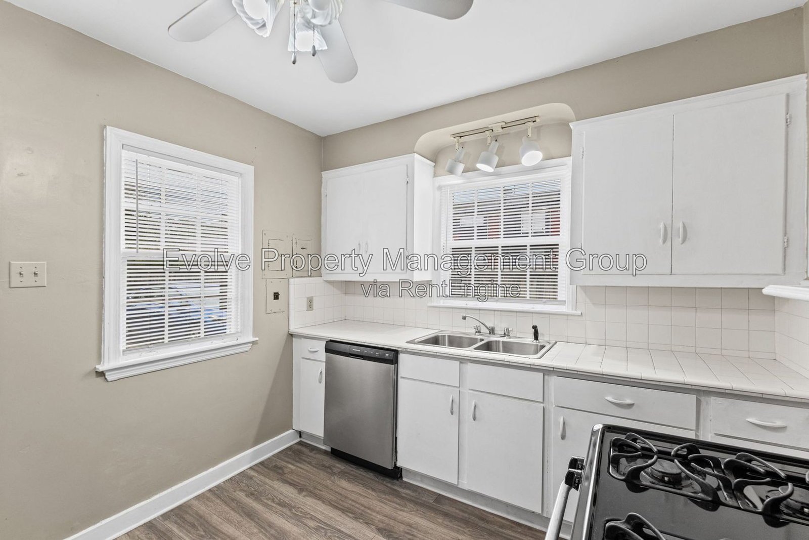 Charming Memphis Rental with Convenient Location property image
