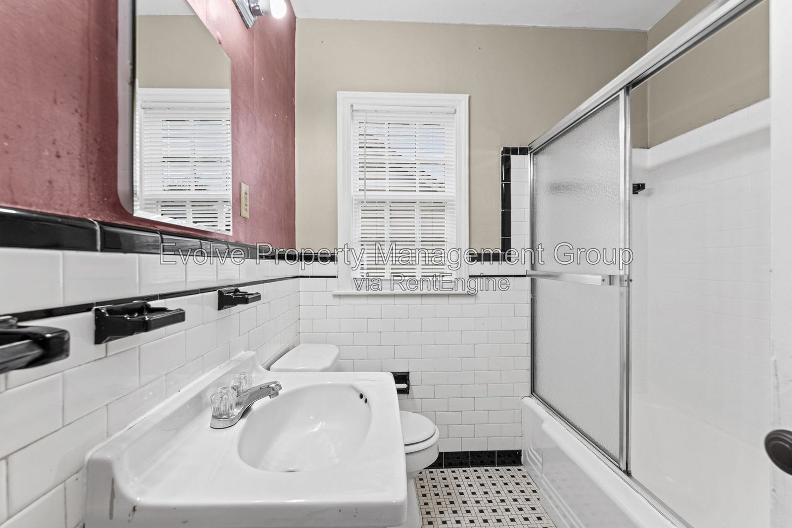 Charming Memphis Rental with Convenient Location property image