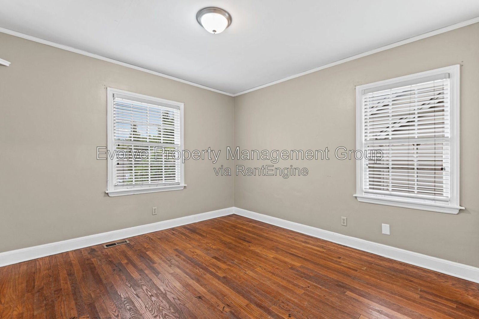 Charming Memphis Rental with Convenient Location property image