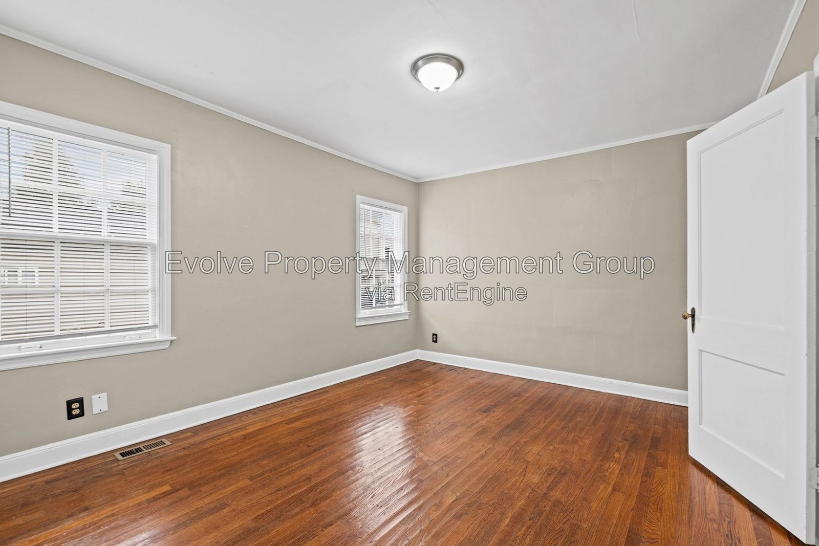 Charming Memphis Rental with Convenient Location property image