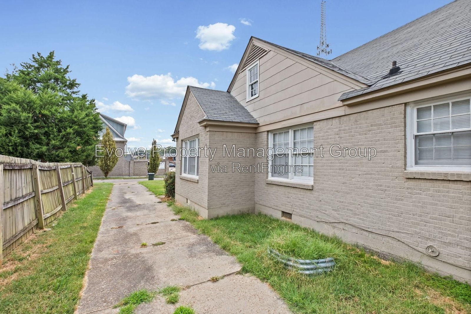Charming Memphis Rental with Convenient Location property image