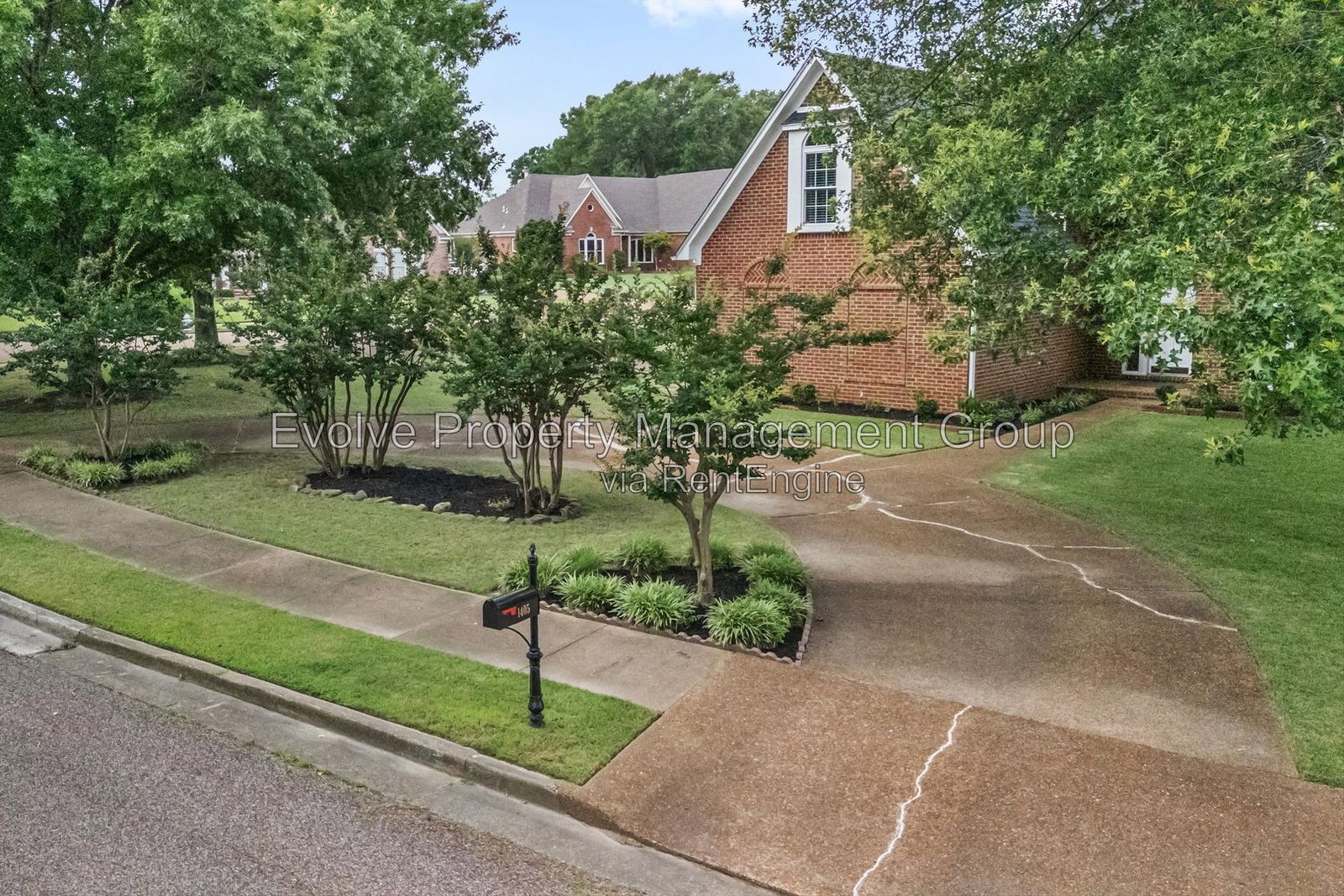 Spacious 5-Bedroom Pool Home in Collierville property image