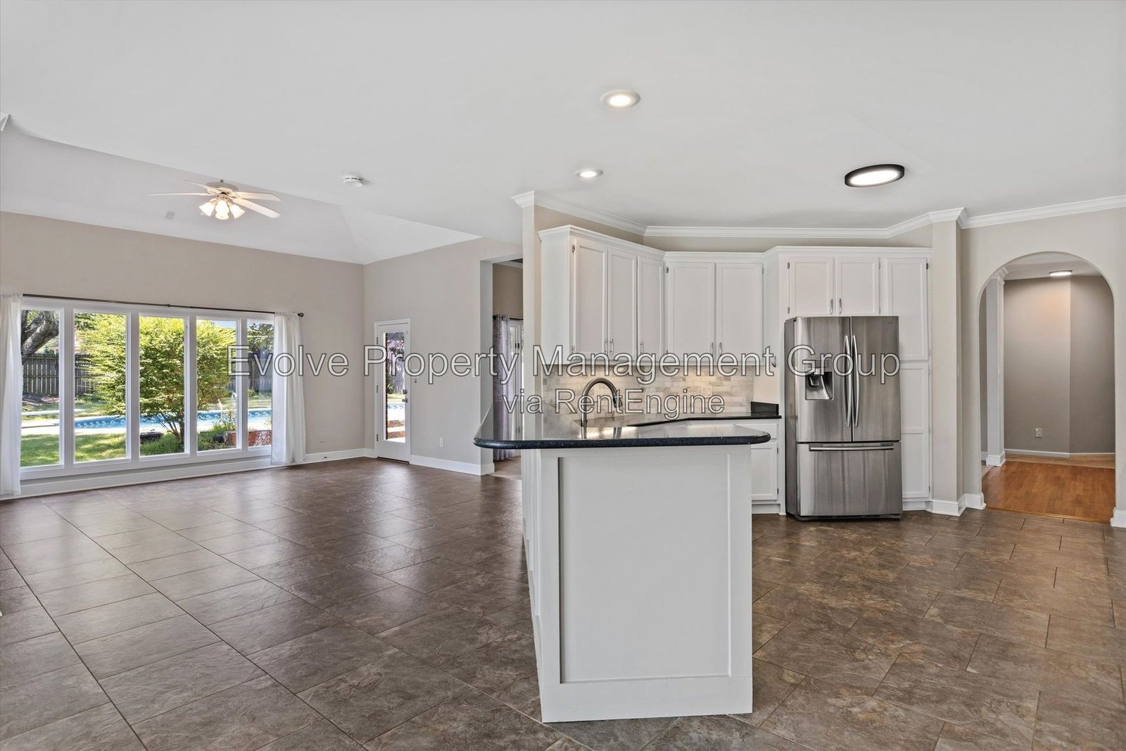 Spacious 5-Bedroom Pool Home in Collierville property image