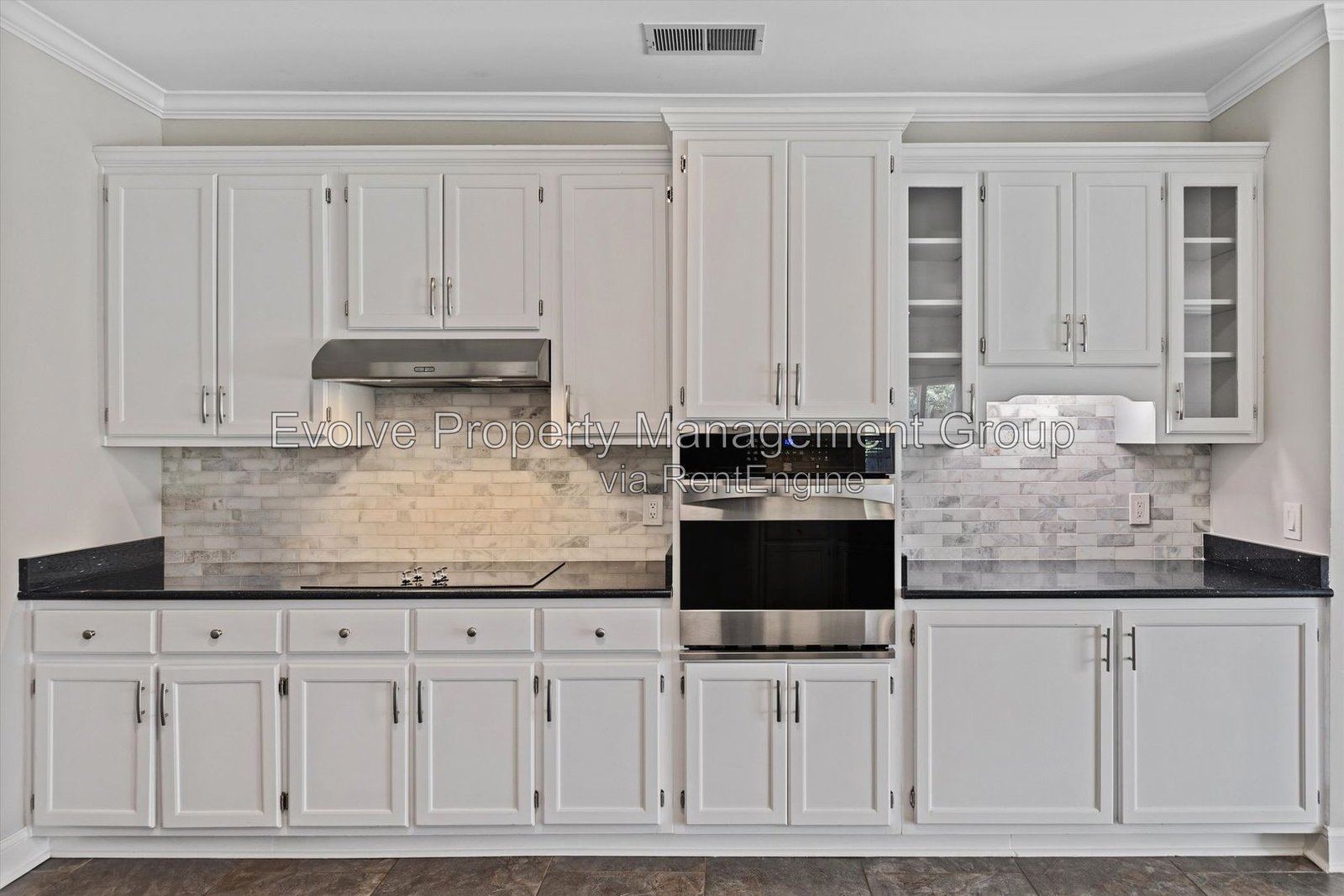 Spacious 5-Bedroom Pool Home in Collierville property image