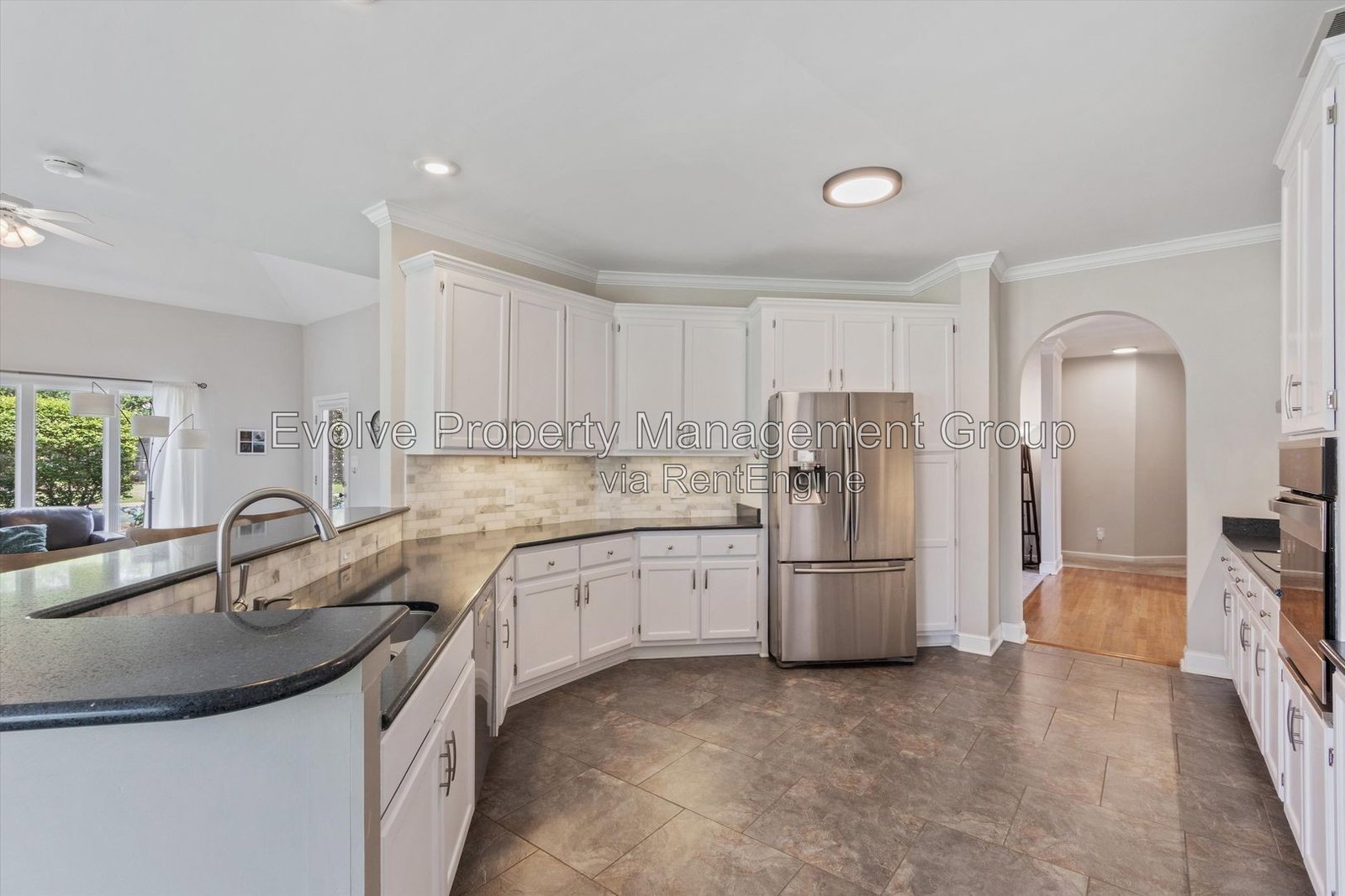Spacious 5-Bedroom Pool Home in Collierville property image