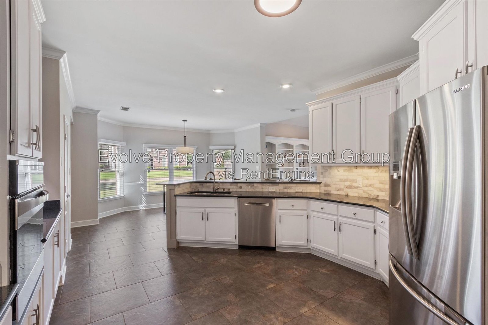 Spacious 5-Bedroom Pool Home in Collierville property image