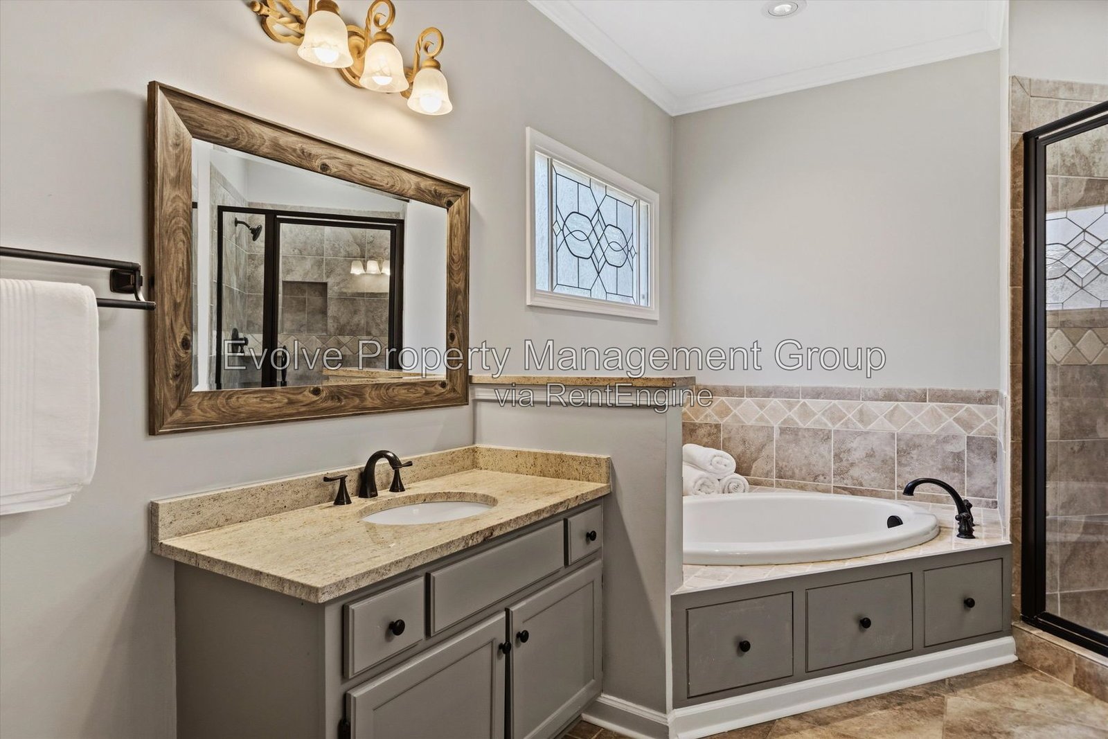 Spacious 5-Bedroom Pool Home in Collierville property image