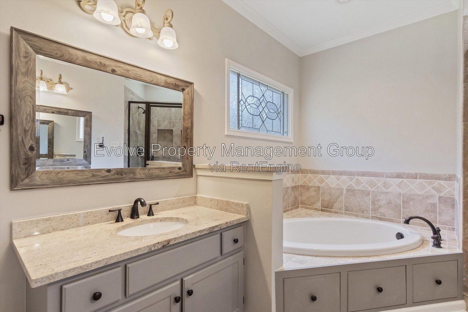 Spacious 5-Bedroom Pool Home in Collierville property image