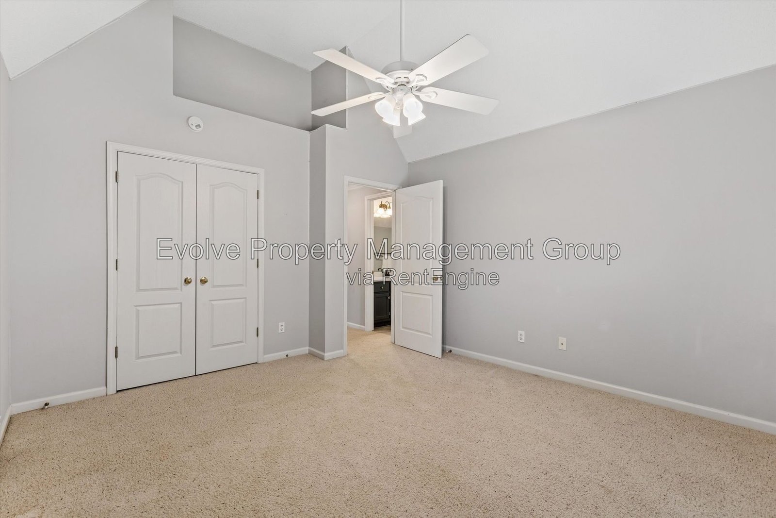 Spacious 5-Bedroom Pool Home in Collierville property image
