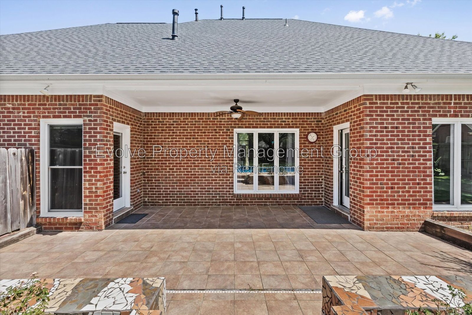 Spacious 5-Bedroom Pool Home in Collierville property image
