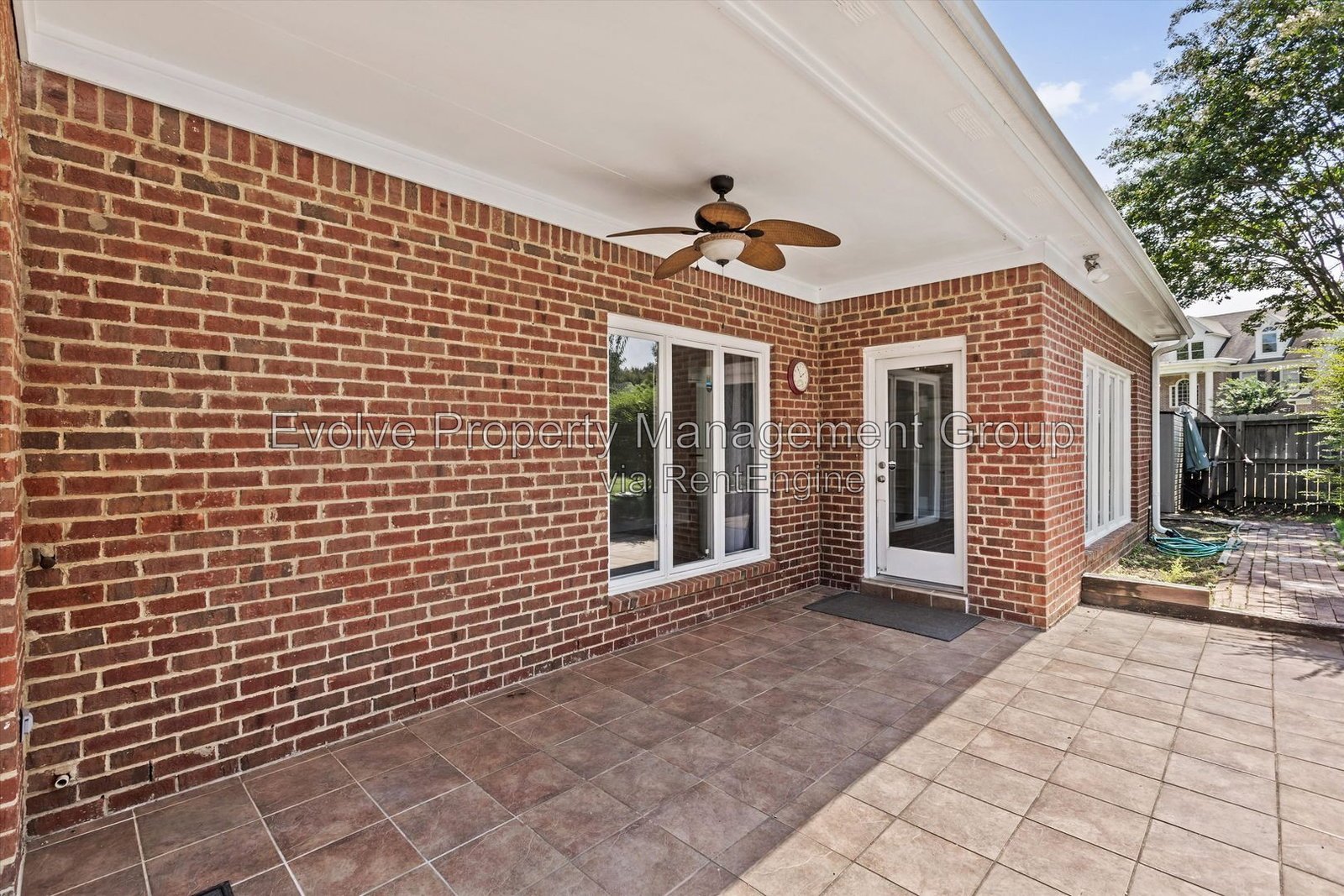 Spacious 5-Bedroom Pool Home in Collierville property image