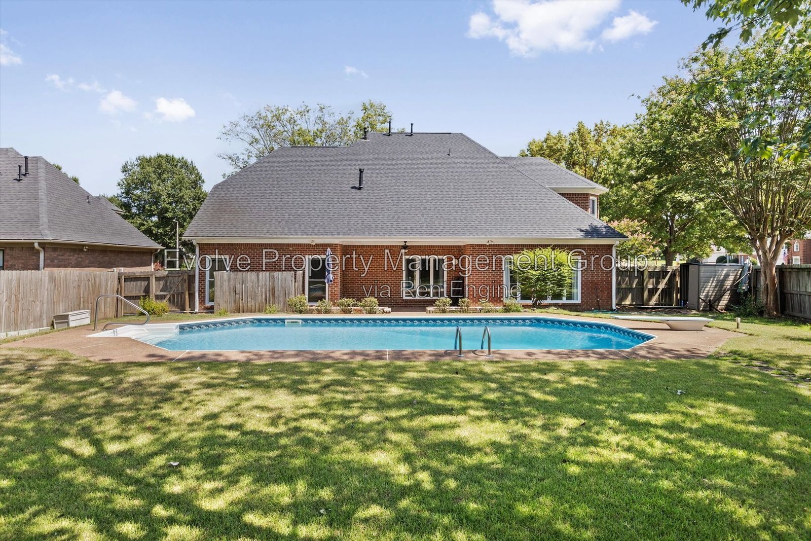 Spacious 5-Bedroom Pool Home in Collierville property image