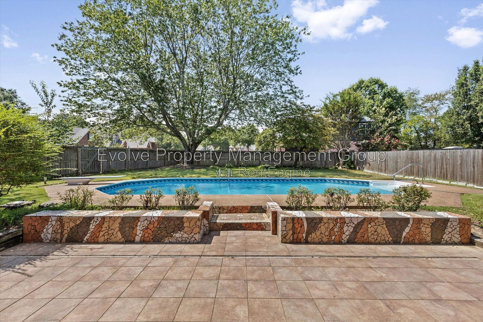 Spacious 5-Bedroom Pool Home in Collierville property image