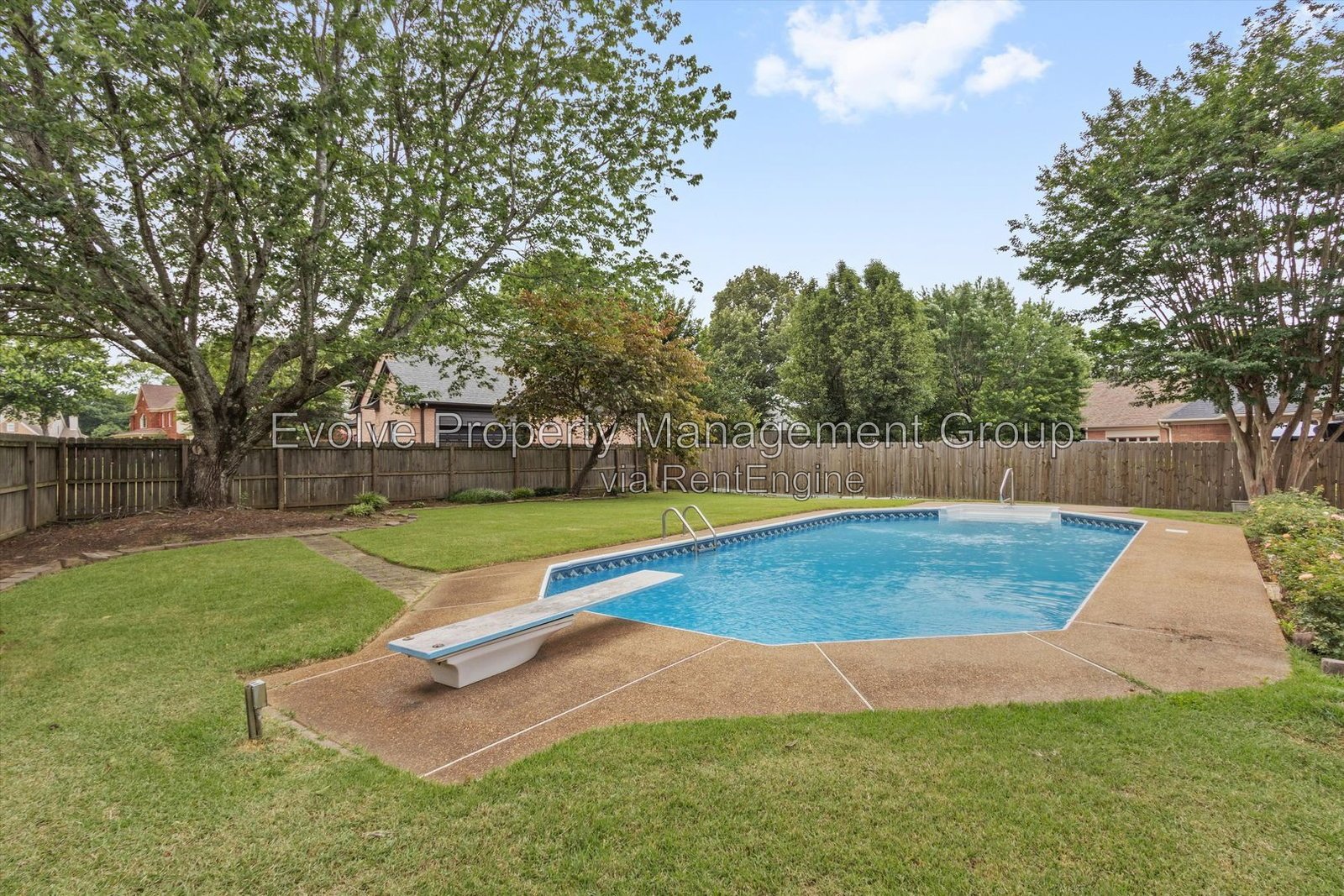 Spacious 5-Bedroom Pool Home in Collierville property image