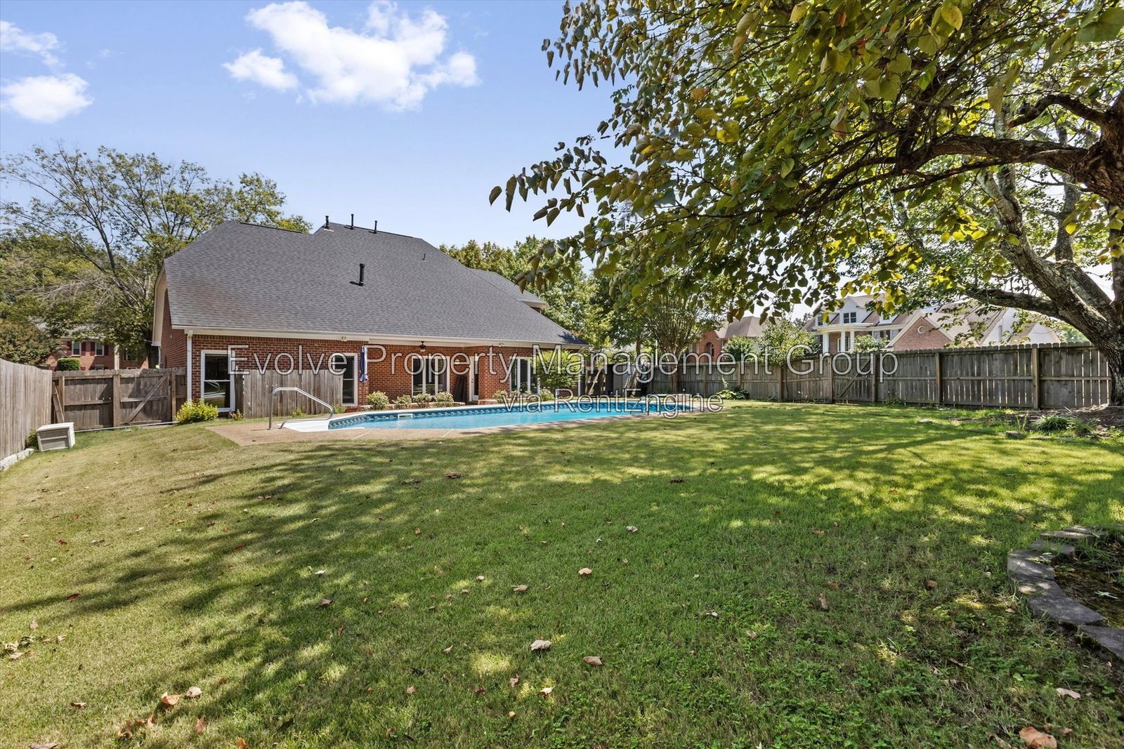Spacious 5-Bedroom Pool Home in Collierville property image