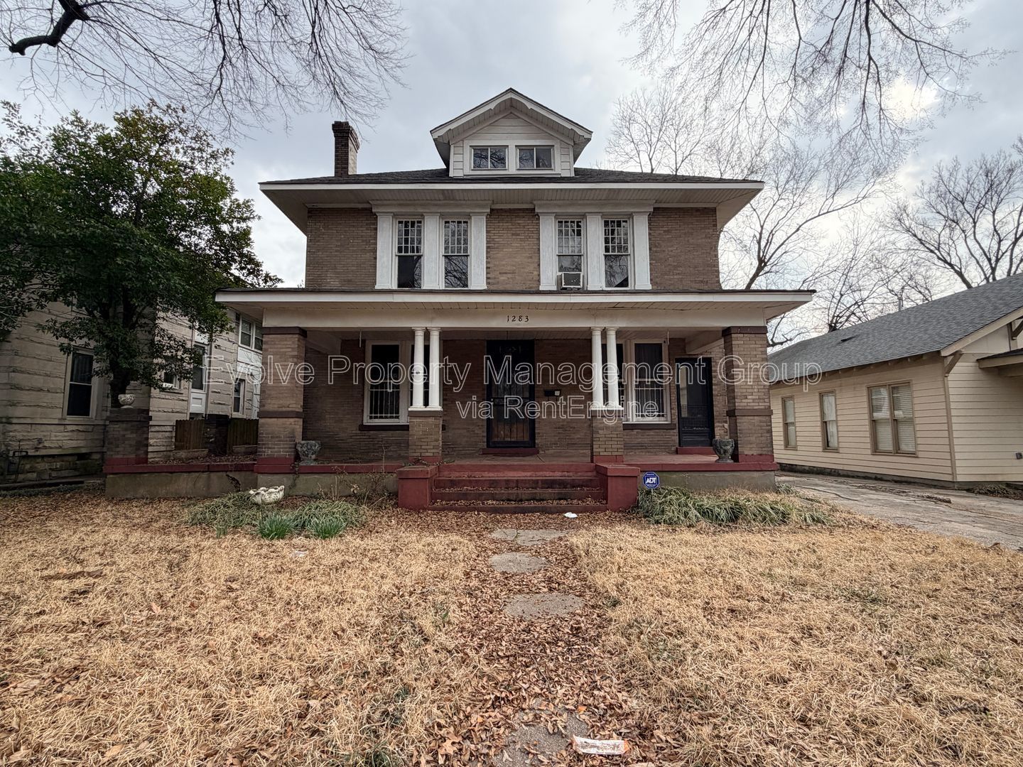 2,852 sq. ft. + Central Gardens + historic character — 3BR / 2BA — $1,950 property image