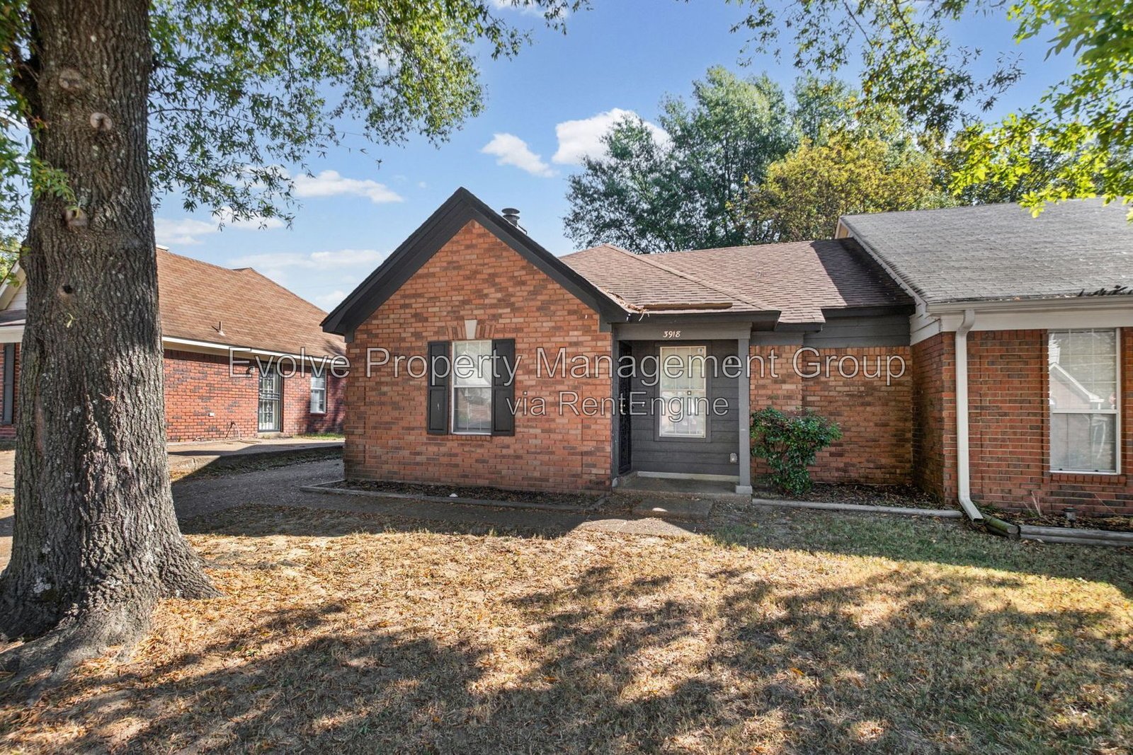 Comfortable Living in a Welcoming Memphis Neighborhood | 3918 Oak Branch Cir W property image