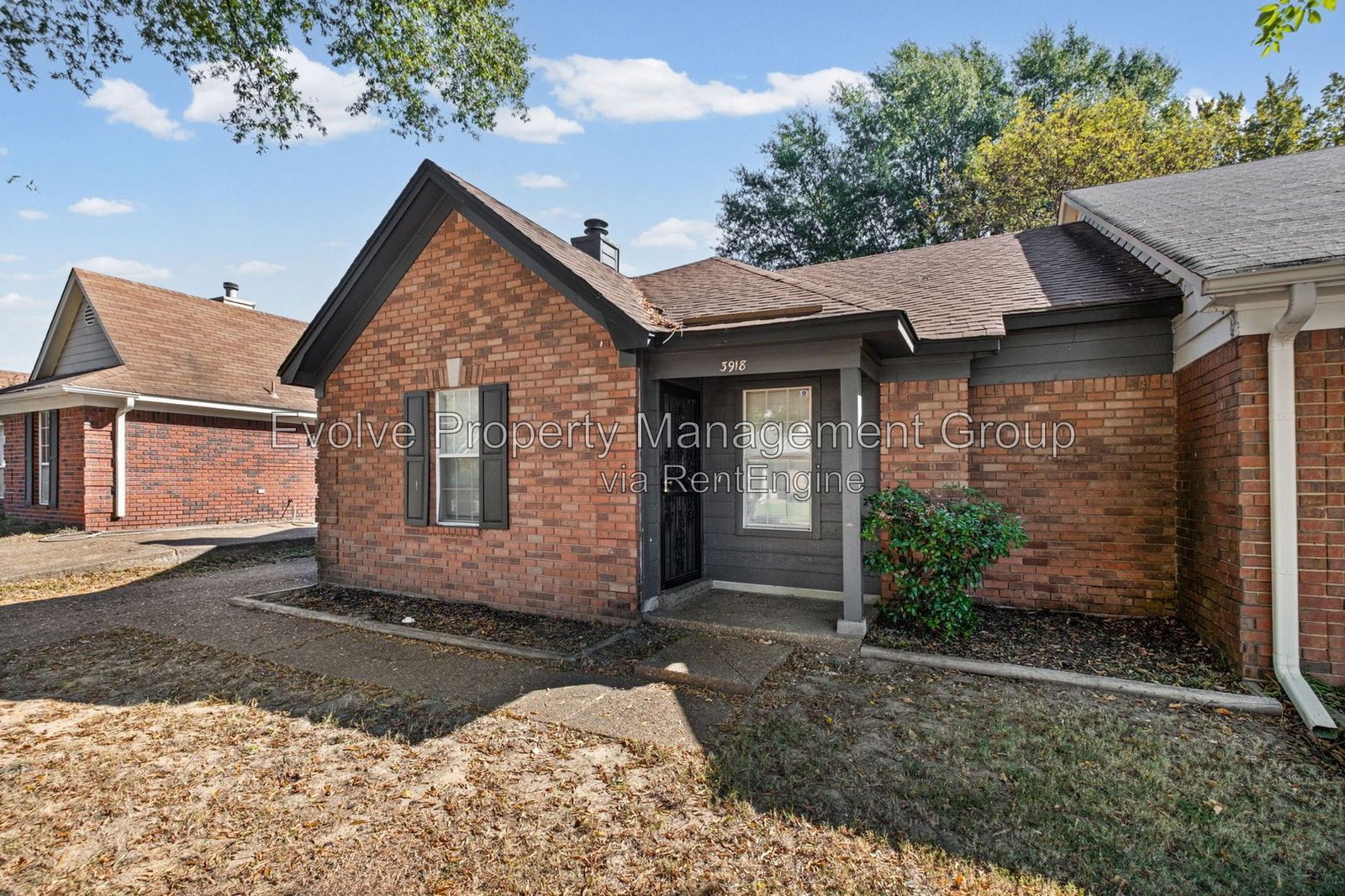 Comfortable Living in a Welcoming Memphis Neighborhood | 3918 Oak Branch Cir W property image