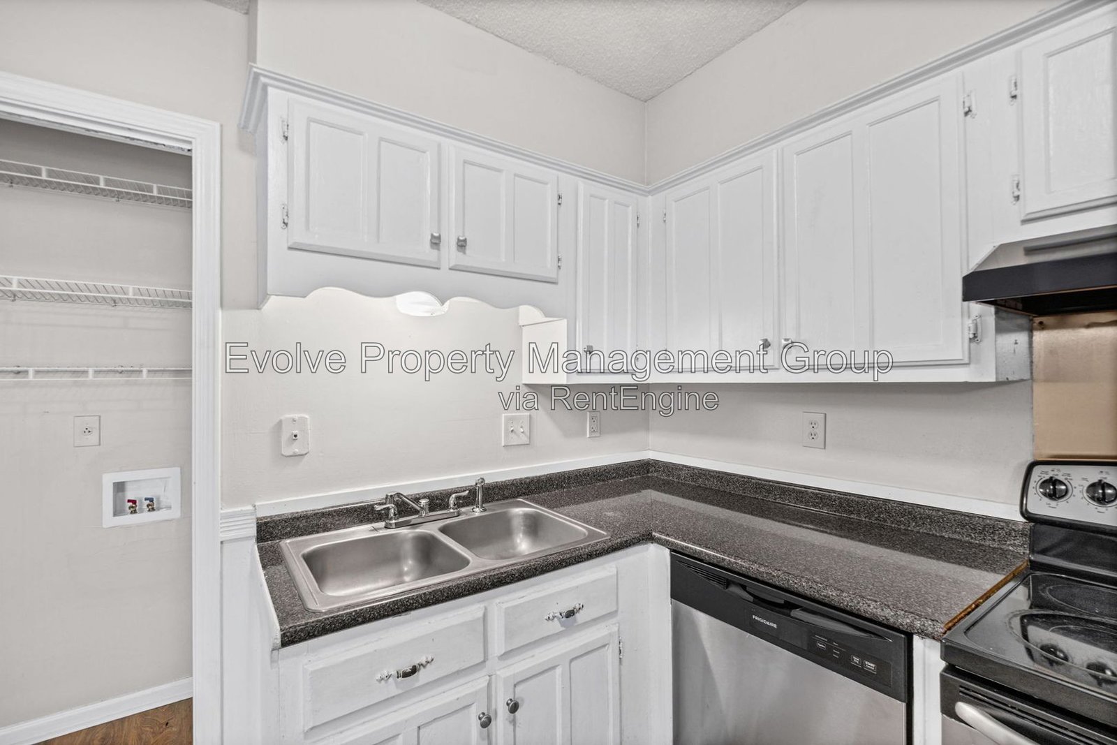 Comfortable Living in a Welcoming Memphis Neighborhood | 3918 Oak Branch Cir W property image