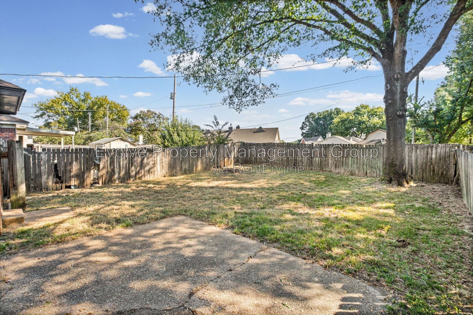Comfortable Living in a Welcoming Memphis Neighborhood | 3918 Oak Branch Cir W property image