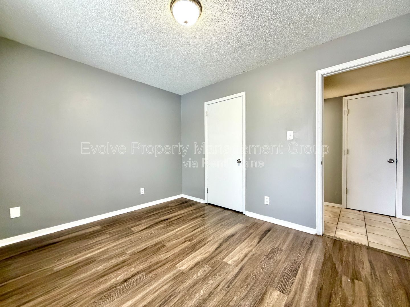 Charming Unit at 4651 Royal Ridge Drive property image