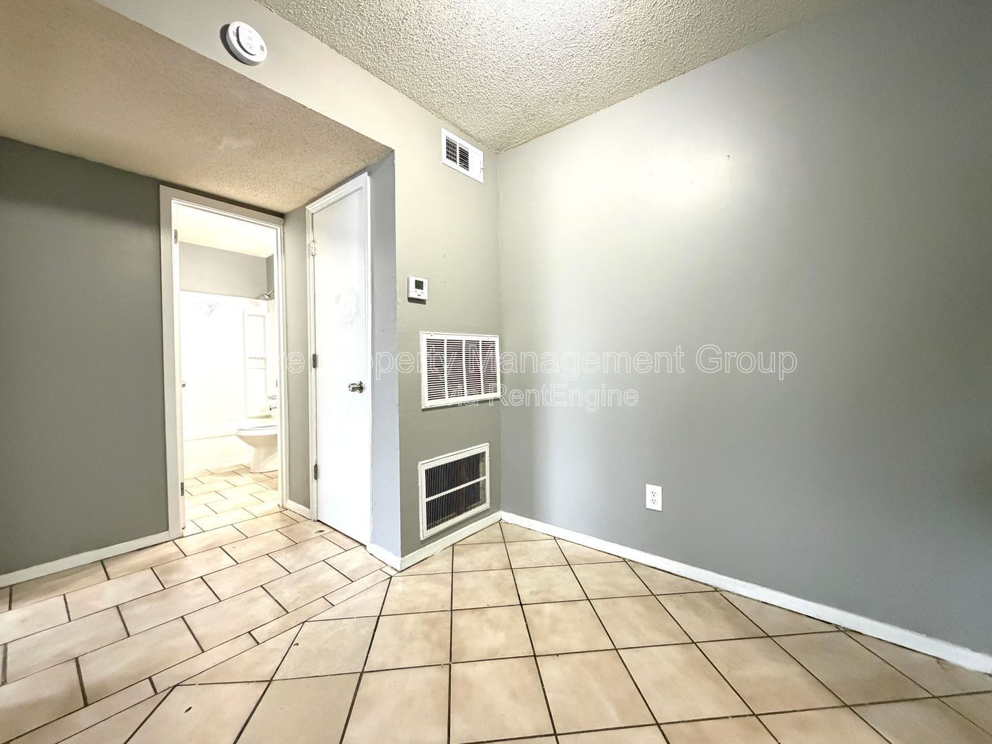 Charming Unit at 4651 Royal Ridge Drive property image