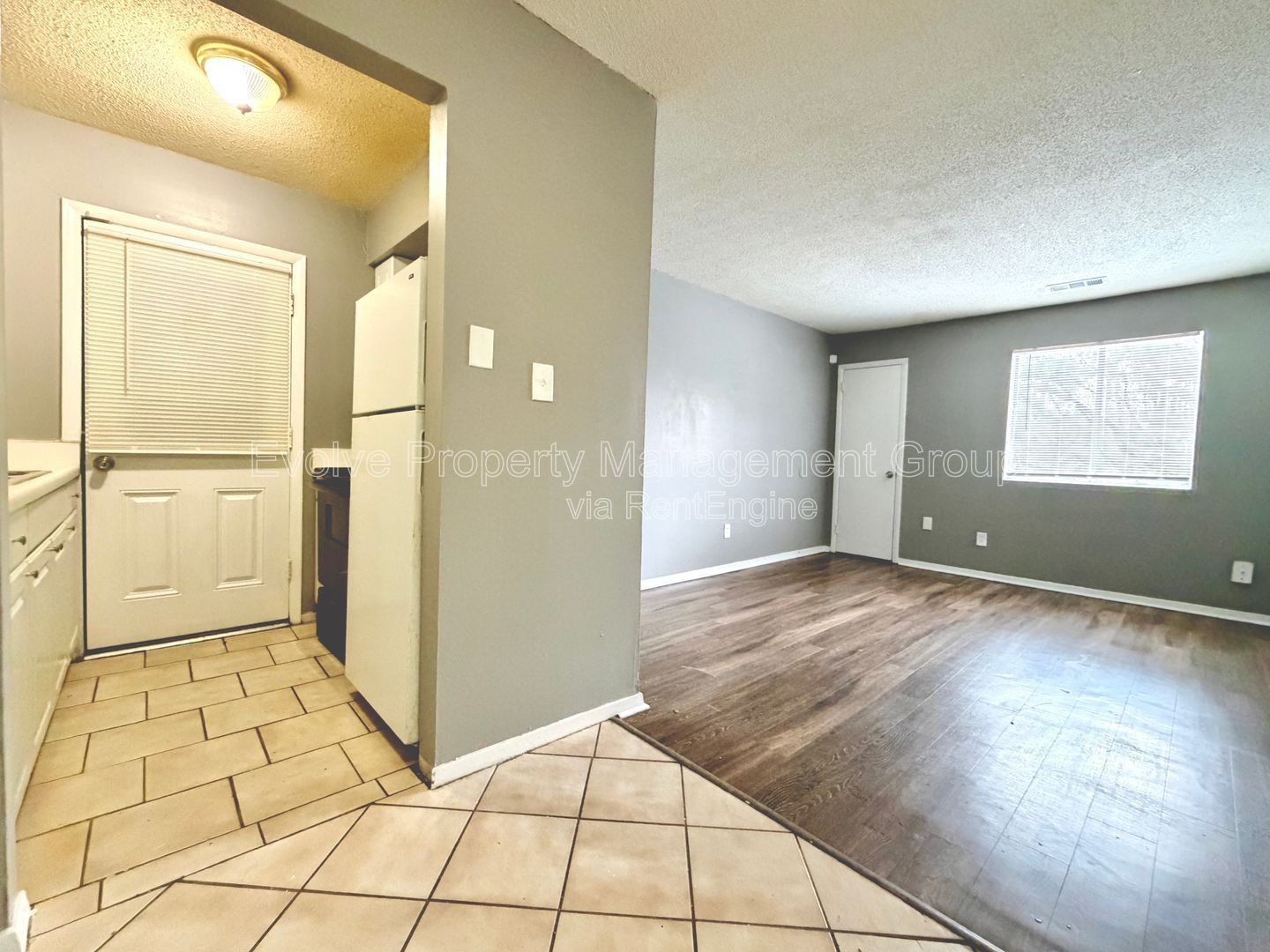 Charming Unit at 4651 Royal Ridge Drive property image
