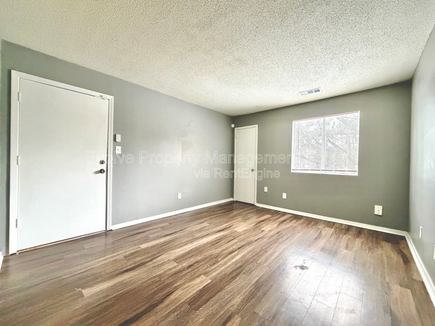 Charming Unit at 4651 Royal Ridge Drive property image