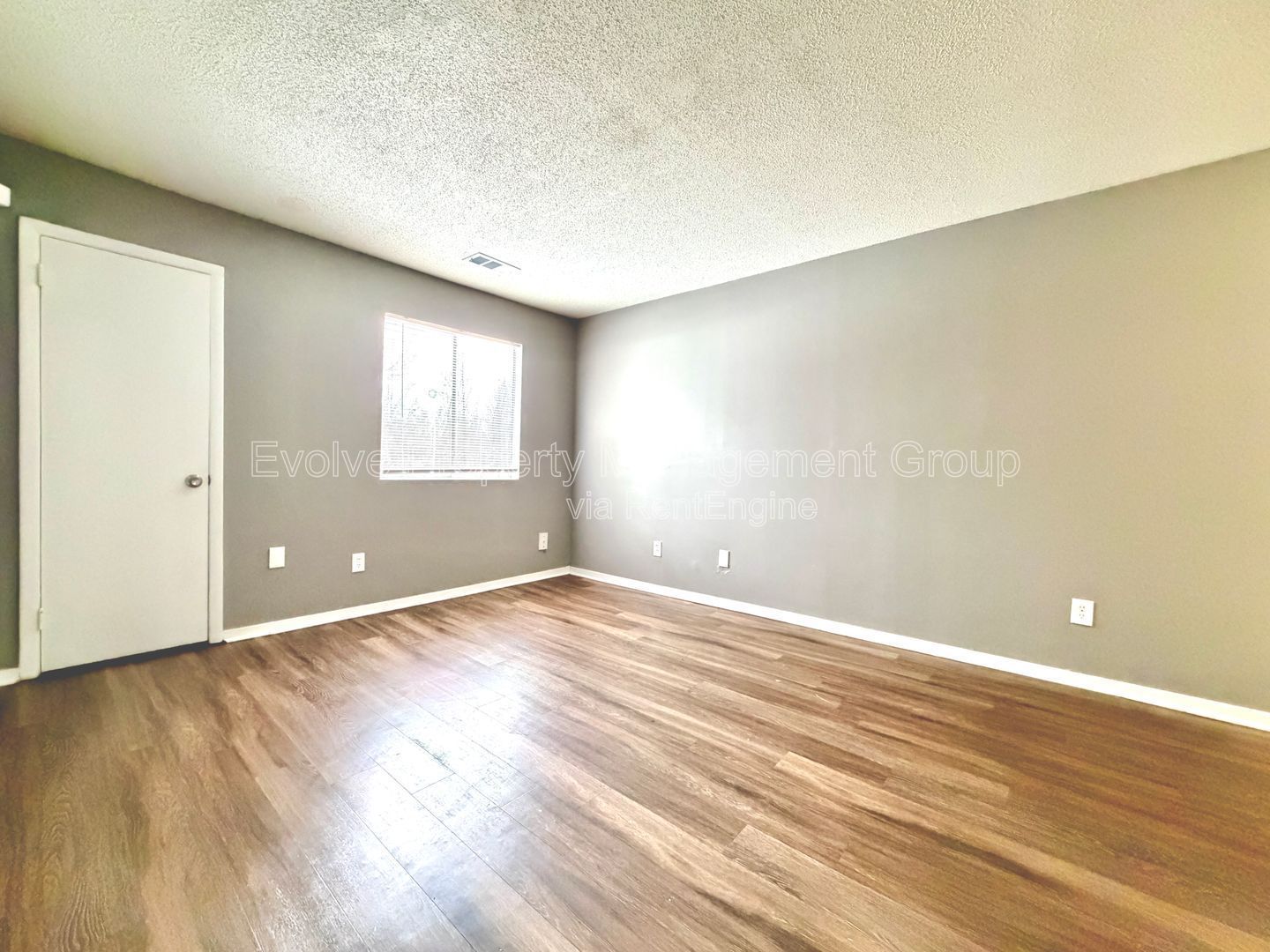 Charming Unit at 4651 Royal Ridge Drive property image