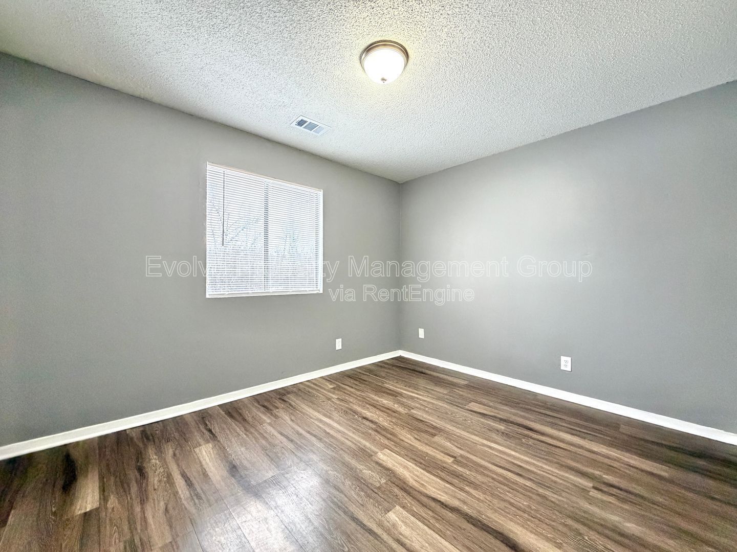 Charming Unit at 4651 Royal Ridge Drive property image